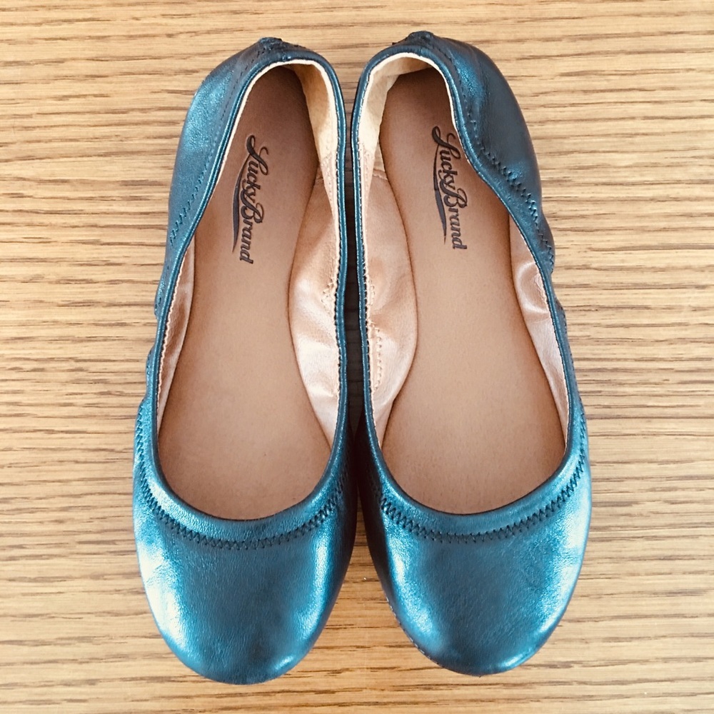 Lucky Brand Flats Women’s Size 6. Black leather